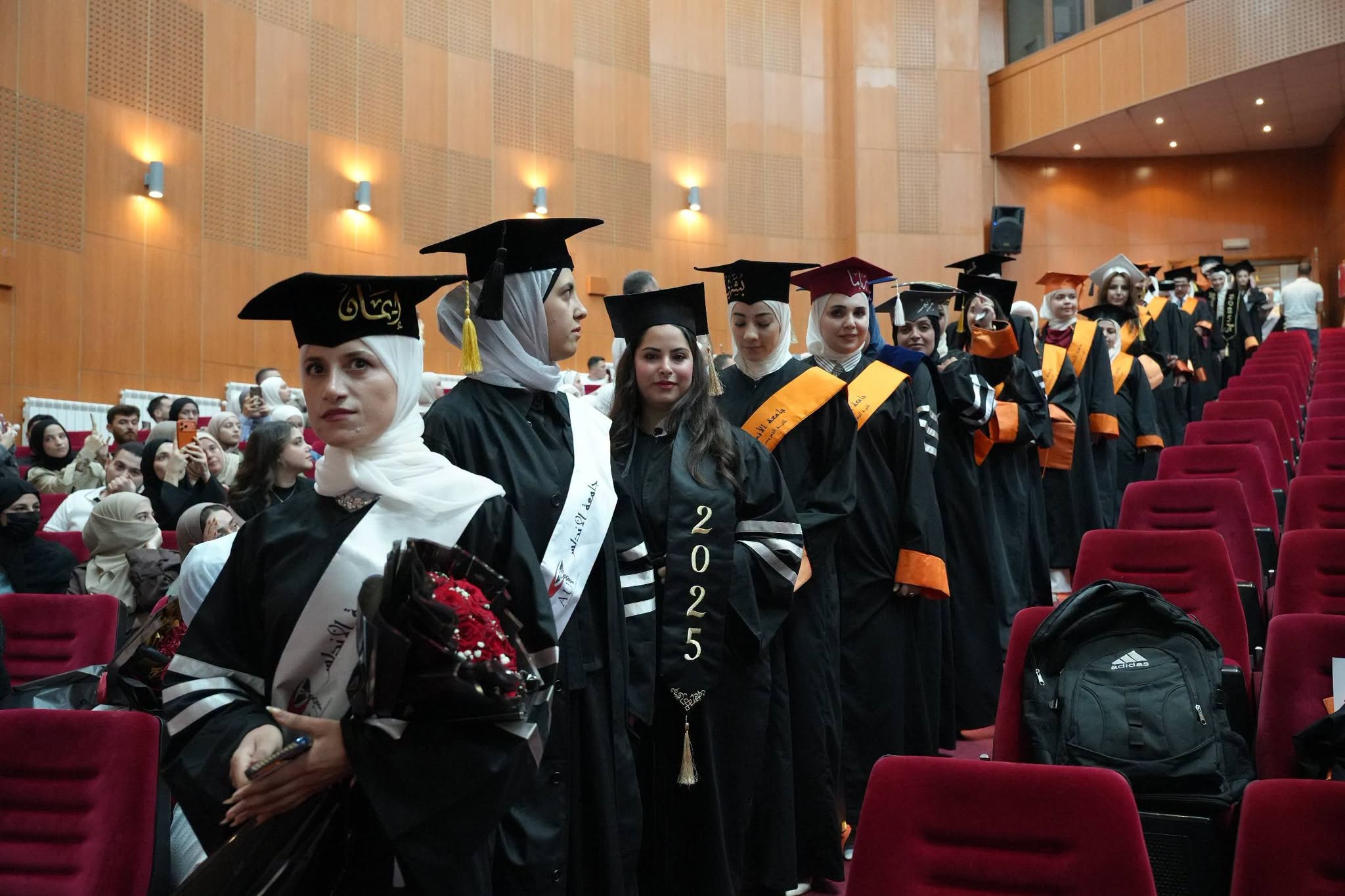 جامعة الأندلس الخاصة للعلوم الطبية تبارك لخريجي كليتي التمريض وإدارة المشافي للعام الدراسي 2025/2026