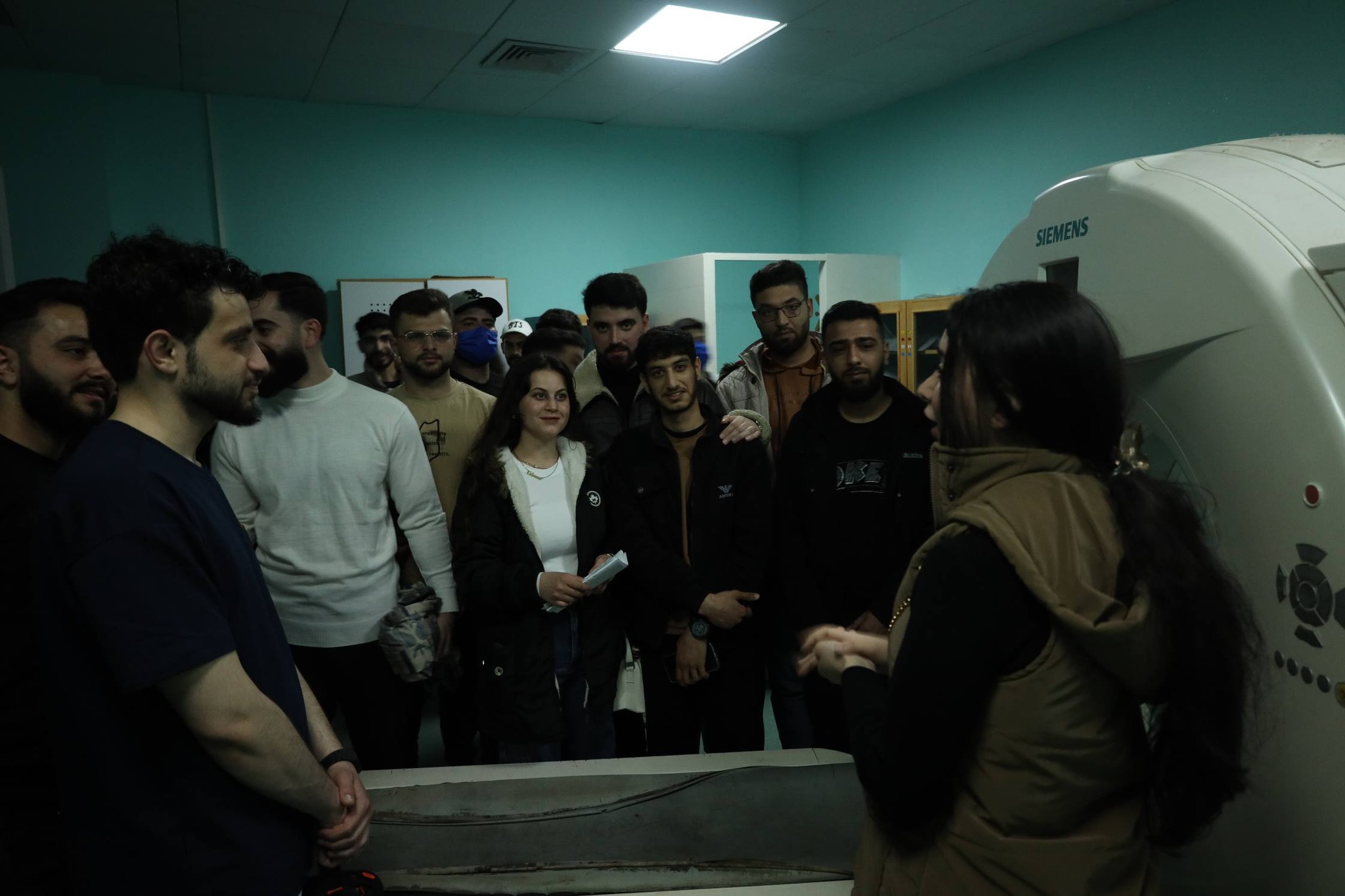 كلية الهندسة الطبية في جامعة الأندلس تنظم رحلة علمية إلى مشفى اللاذقية الجامعي للاطلاع على أجهزة التصوير الطبي والعناية المشددة والمخابر