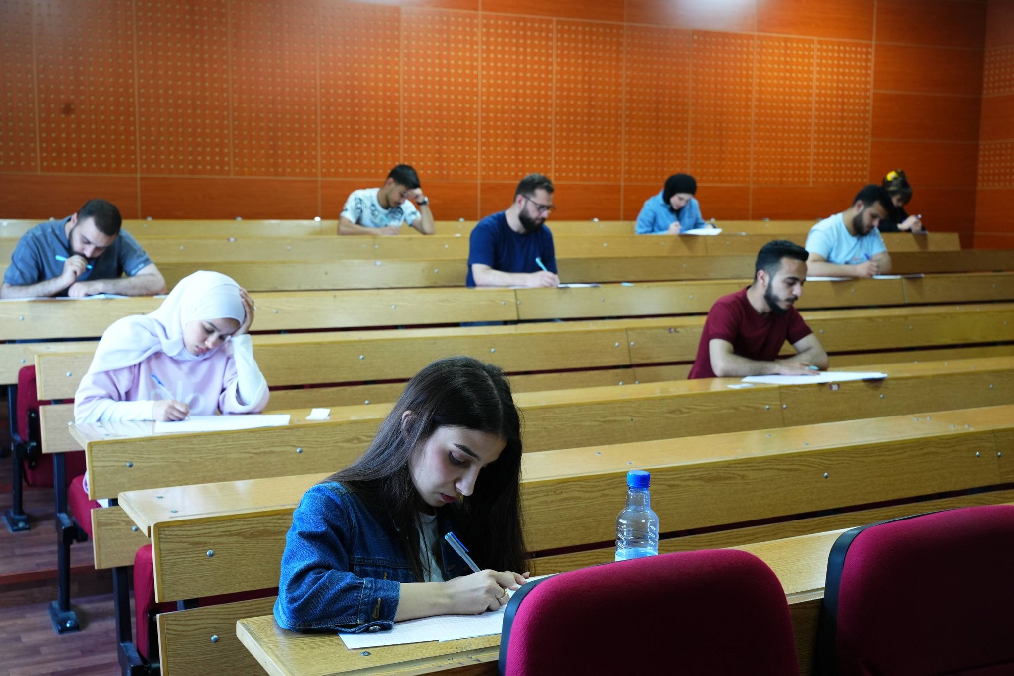 جانب من بداية الامتحانات النظرية للفصل الربيعي في جامعة الأندلس الخاصة للعلوم الطبية اليوم 2 / 6 / 2026