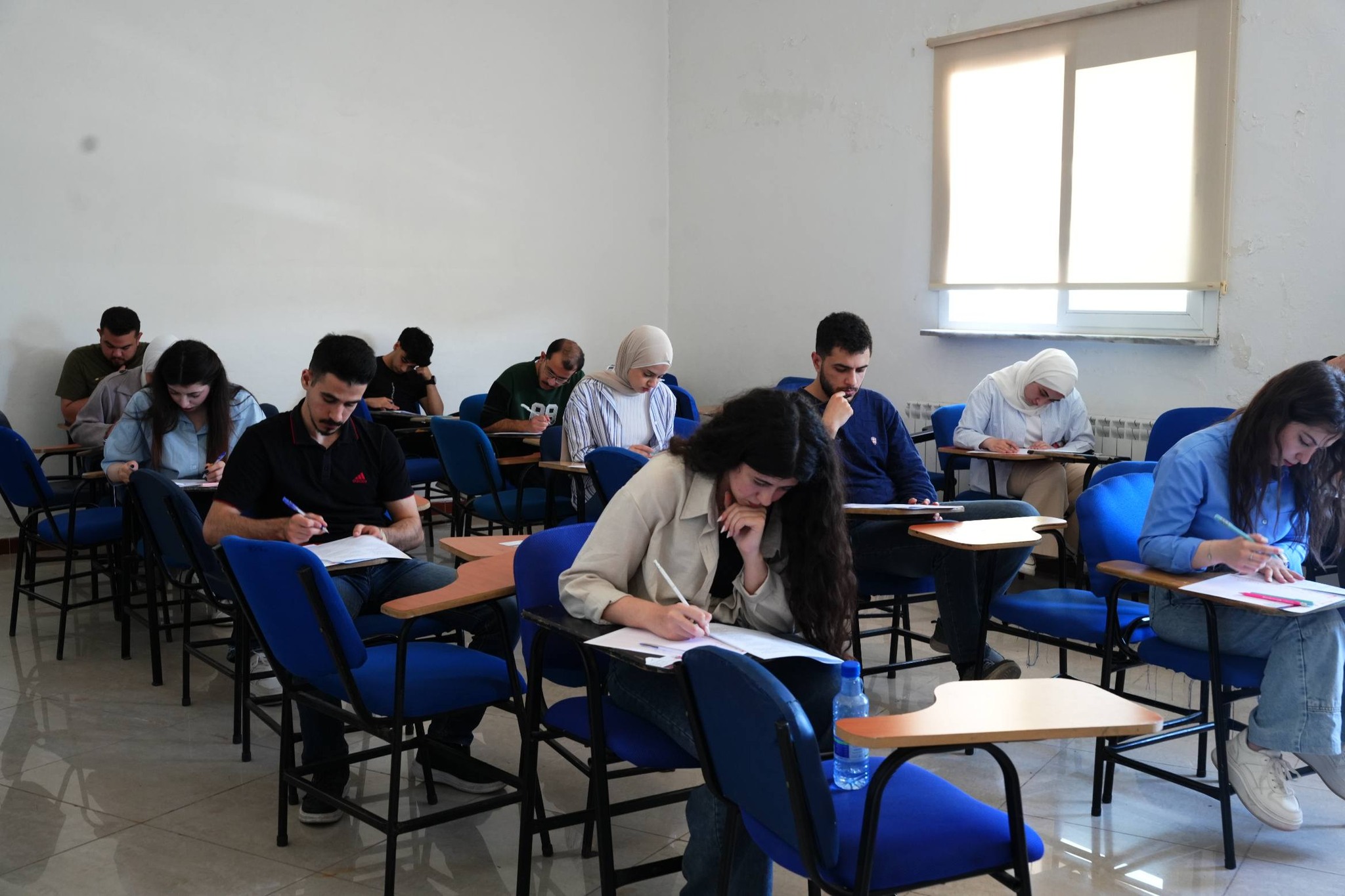 جانب من بداية الامتحانات النظرية للفصل الربيعي في جامعة الأندلس الخاصة للعلوم الطبية اليوم 2 / 6 / 2026