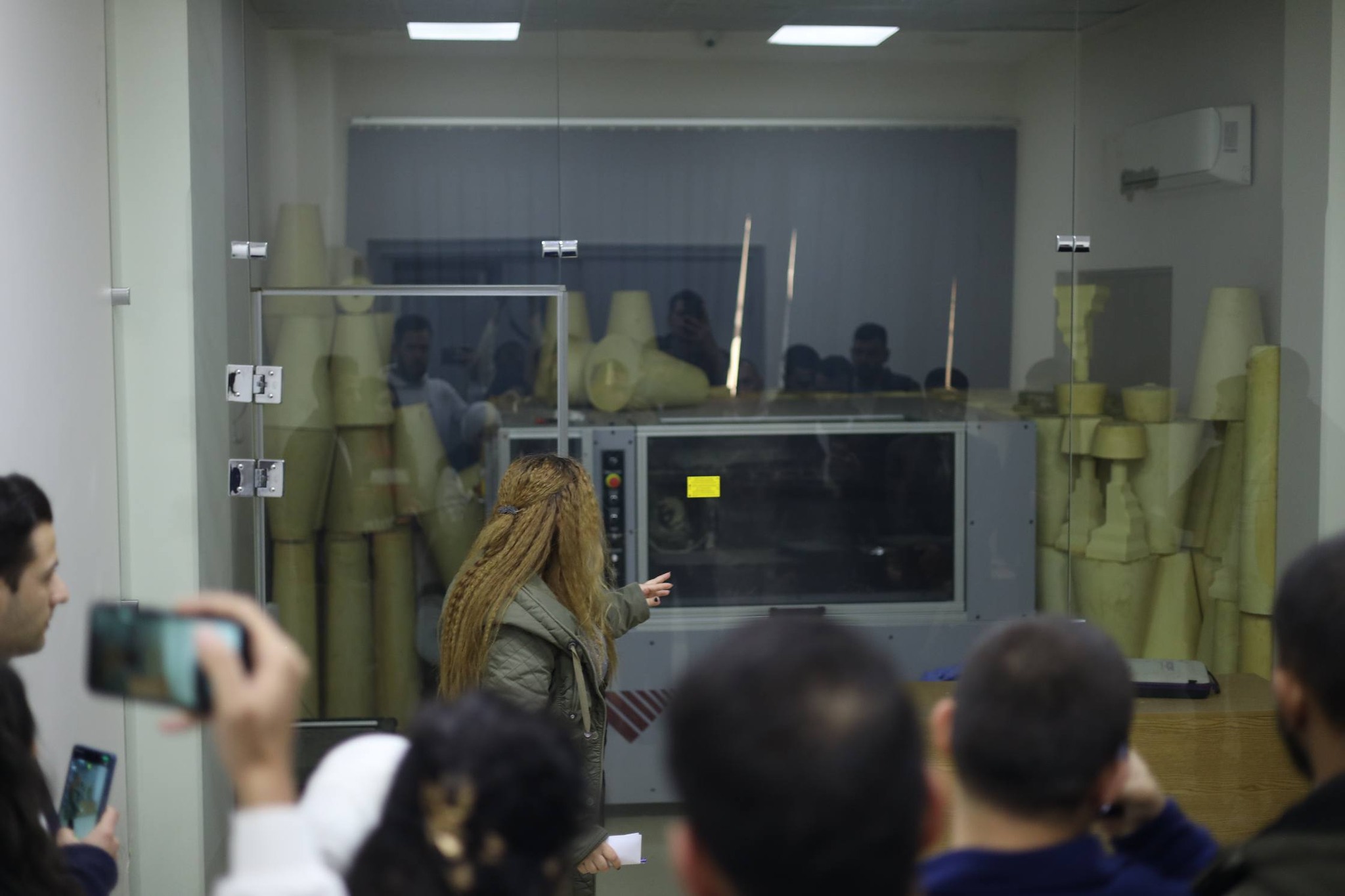 كلية الهندسة الطبية في جامعة الأندلس تنظم زيارة علمية إلى مشفى حماة الوطني للاطلاع على تقنيات تصنيع الأطراف الاصطناعية