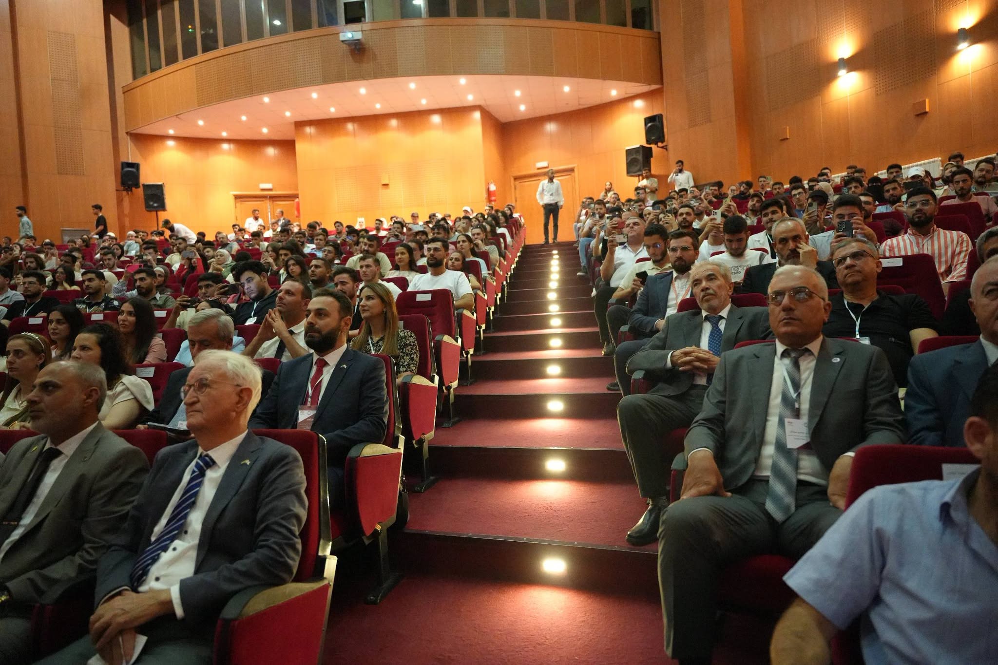 جامعة الأندلس تطلق مؤتمري الطب والهندسة الطبية الدوليين بفعاليات علمية مصاحبة تشمل معارض بوسترات ومشاريع تخرج وورش تدريبية ومعرض تجهيزات طبية-5