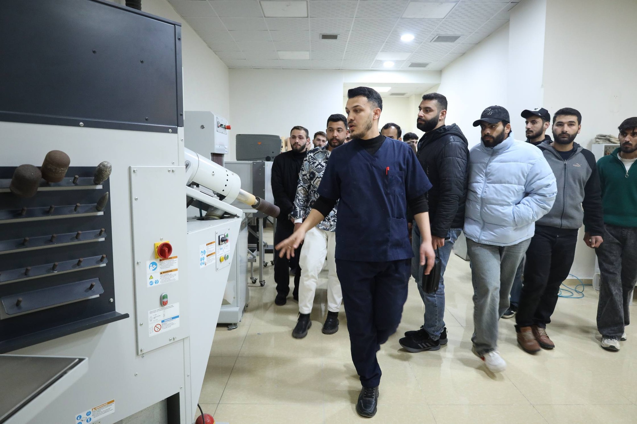 كلية الهندسة الطبية في جامعة الأندلس تنظم زيارة علمية إلى مشفى حماة الوطني للاطلاع على تقنيات تصنيع الأطراف الاصطناعية