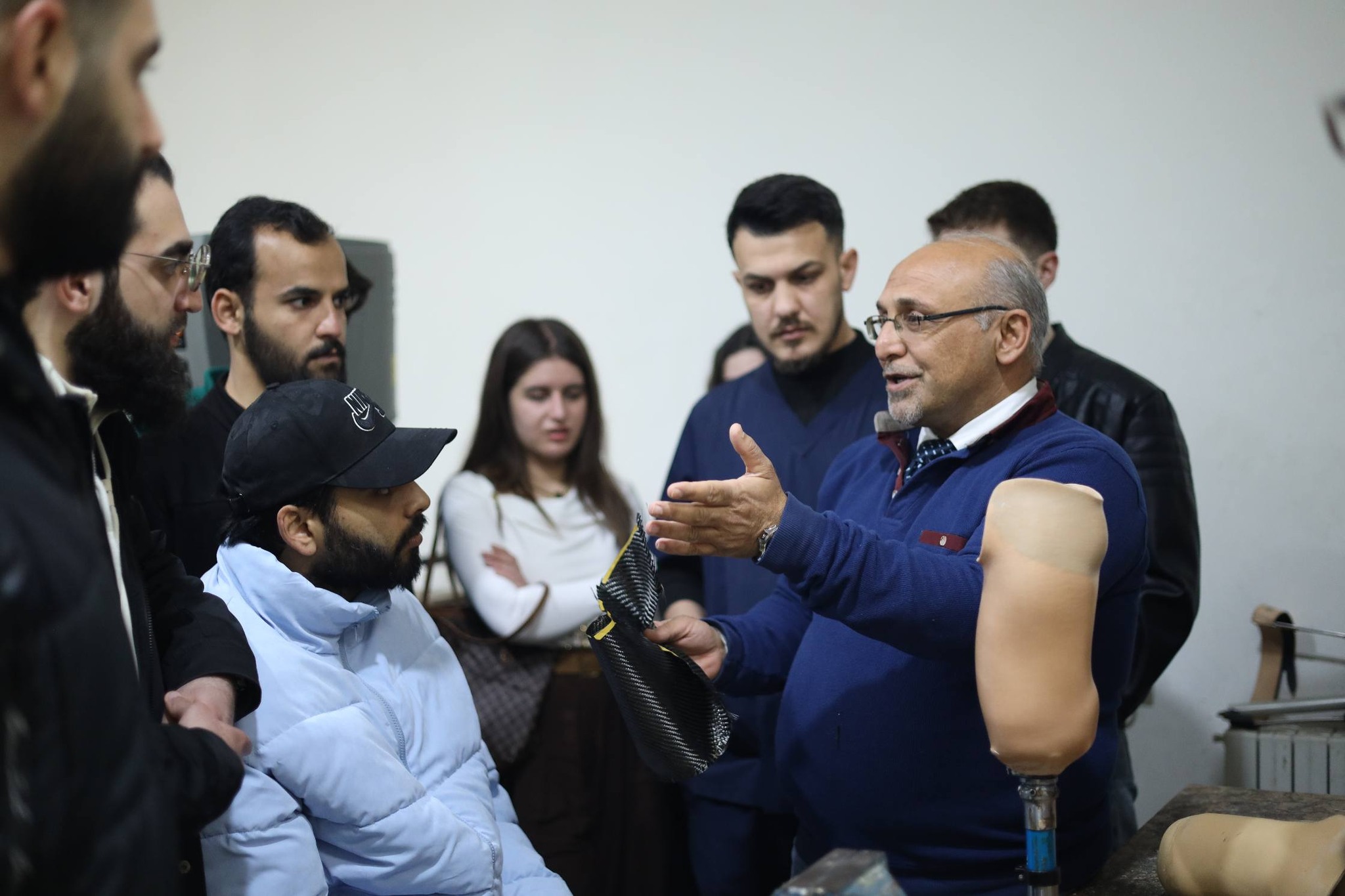 كلية الهندسة الطبية في جامعة الأندلس تنظم زيارة علمية إلى مشفى حماة الوطني للاطلاع على تقنيات تصنيع الأطراف الاصطناعية