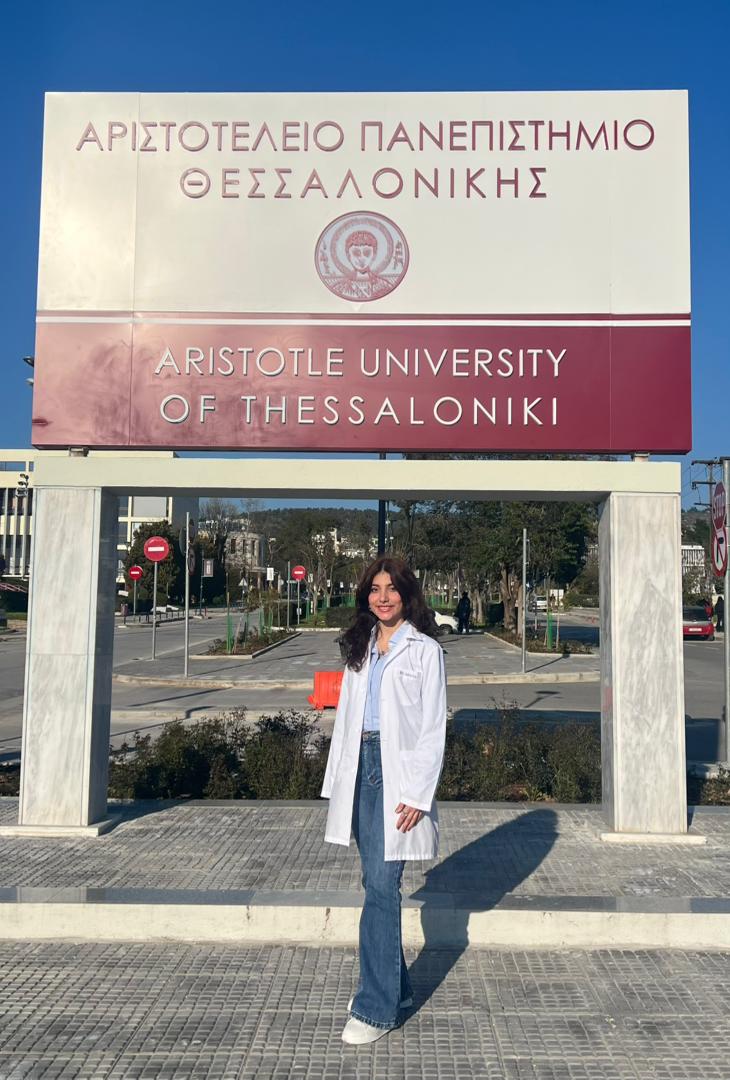 الأخبار مشاركة طالبتان من الطب البشري في جامعة الأندلس في برنامج التبادل الأكاديمي Erasmus+ جامعة ( أريستوتل في سالونيك – اليونان )-0