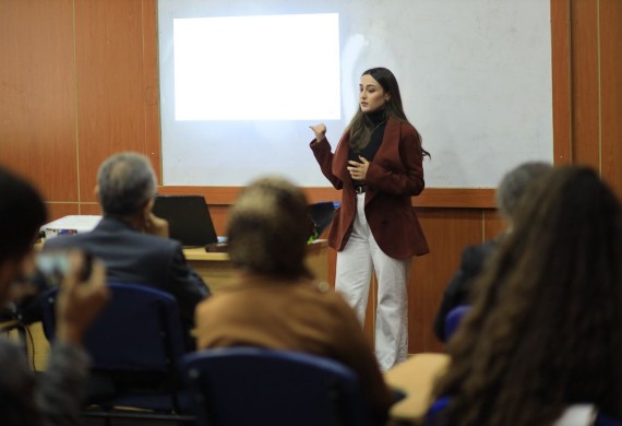 سيمينار تسجيل بحث علمي بعنوان:  "التدخين وتأثيره على شدة أعراض سن الضهي"