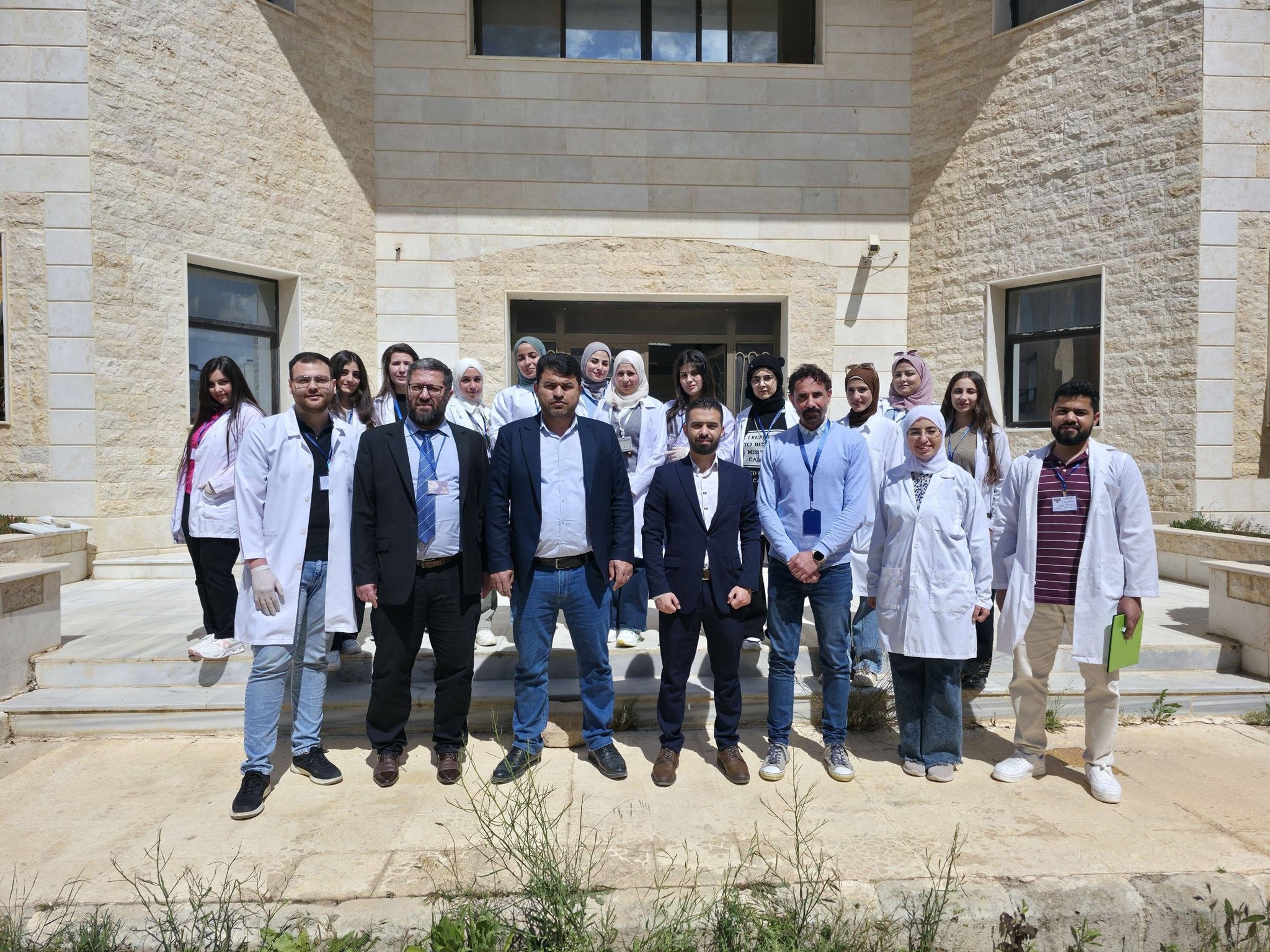 جامعة الأندلس اختتام مشروع تخرج طلاب الصيدلة في هيئة الطاقة الذرية بدمشق تحت إشراف الدكتور هنانو والدكتورة يوسفان