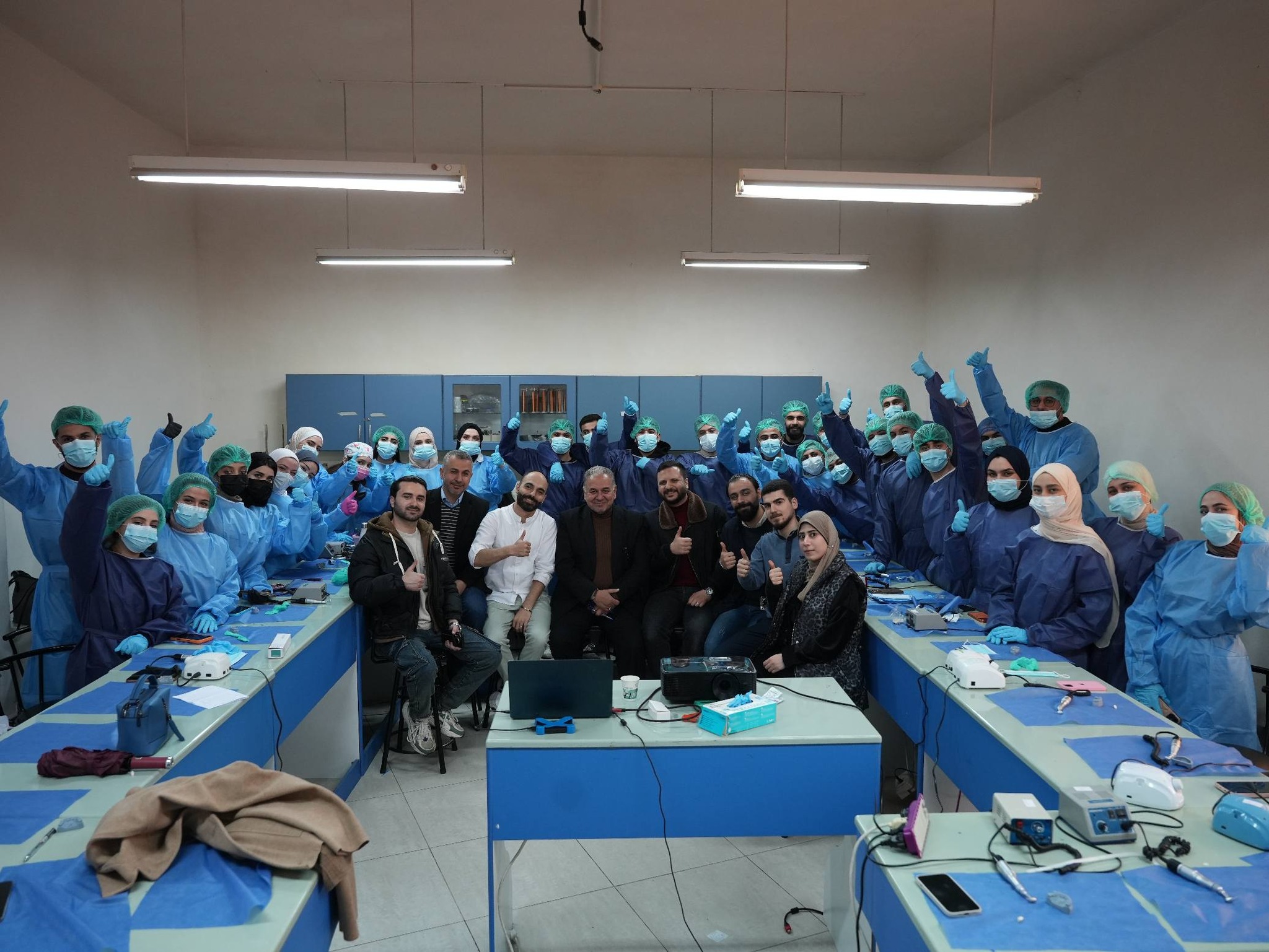 كلية طب الأسنان في جامعة الأندلس تنظّم تدريباً عملياً حول الوجوه التجميلية  بهدف تطوير المهارات السريرية للطلاب