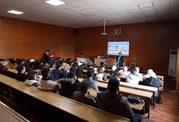 ورشة عمل بعنوان ( التصوير الشعاعي الرقمي ) في كلية طب الأسنان