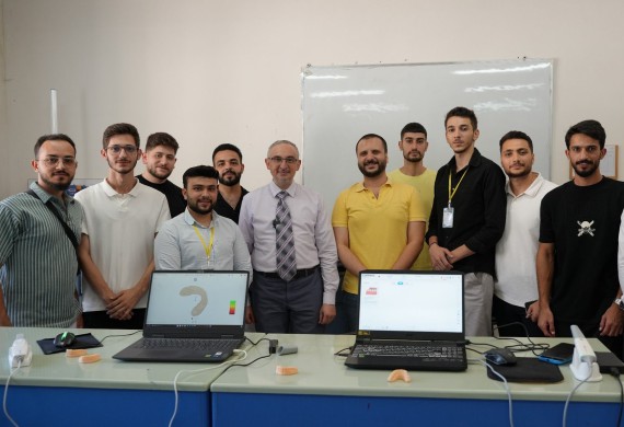 ورشات تدريبية متقدمة في تقنيات CBCT والتصميم الرقمي لطلاب كلية طب الأسنان بجامعة الأندلس