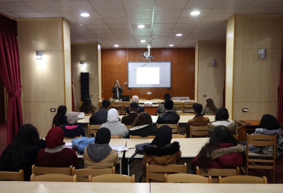 ندوة في كلية التمريض حول الممارسات الحديثة في التمريض الباطني و الجراحي