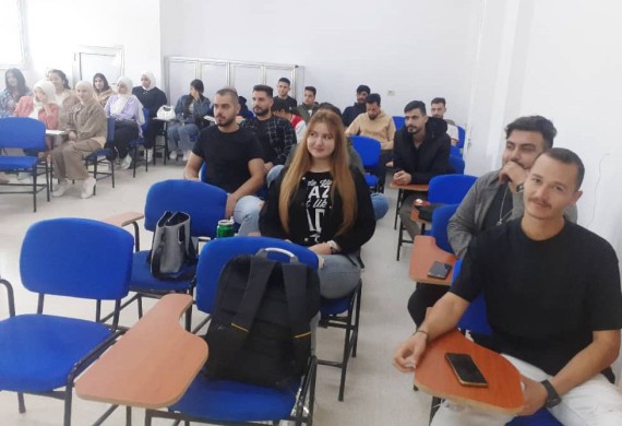 ورشة عمل بعنوان " كتابة السيرة الذاتية والبحث عن فرص العمل " لطلاب الكلية والخريجين الجدد في كلية إدارة المشافي