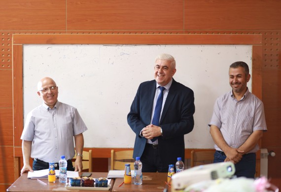 مناقشة مشاريع التخرج لطلاب كلية طب الأسنان  للعام الدراسي2022-2023