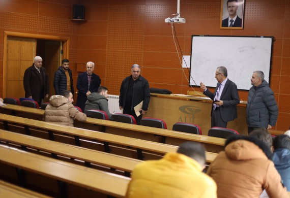 جـولة تفقدية مع بداية الامتحانات النـظريـة  في كليات جامعة الأندلس