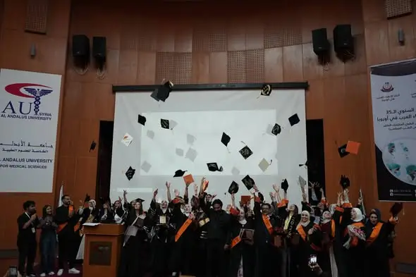 جامعة الأندلس الخاصة للعلوم الطبية تبارك لخريجي كليتي التمريض وإدارة المشافي للعام الدراسي 2025/2026
