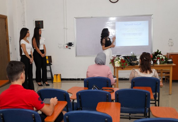 فعاليات مناقشة مشاريع تخرج في كليات جامعة الأندلس