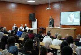 من محاضرات اليوم الأول للمؤتمر السنوي لاتحاد الأطباء العرب في أوروبا المؤتمر الدولي الطبي