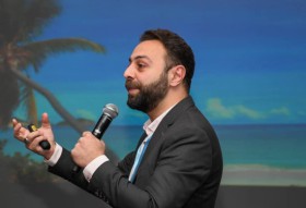 مشاركة الدكتور أيمن الكيال عميد كلية الهندسة الطبية في مؤتمر الليزر في طب الأسنان وطب الأسنان الرقمي