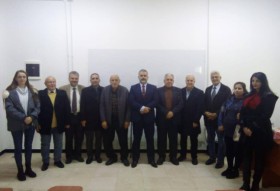 عقدت كلية إدارة المشافي جلستها التحضيرية لمناقشة المحاور المقترحة للدورات التدريبية لمدراء المشافي