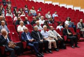 إقامة ندوة لعرض نتائج  لجنة الاعتمادية المُشكلة لتقييم كلية الطب البشري