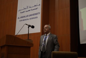الجلسة الأولى للمؤتمر العلمي الأول لكلية الهندسة الطبية في جامعة الاندلس الخاصة للعلوم الطبية